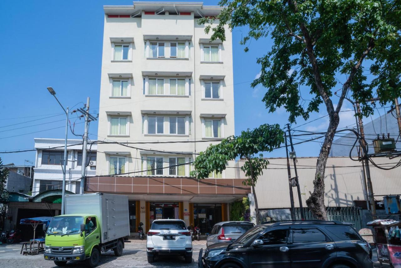 סוראבאיה Reddoorz Plus Syariah Near Pasar Turi מראה חיצוני תמונה