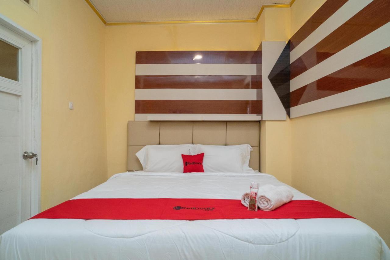 סוראבאיה Reddoorz Plus Syariah Near Pasar Turi מראה חיצוני תמונה